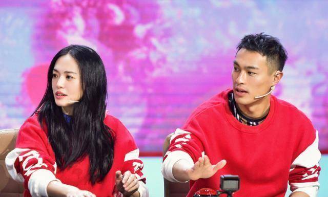 华晨宇《王牌》秀打人演技,害羞倒地缩成一团,后期消音很可惜_关晓彤