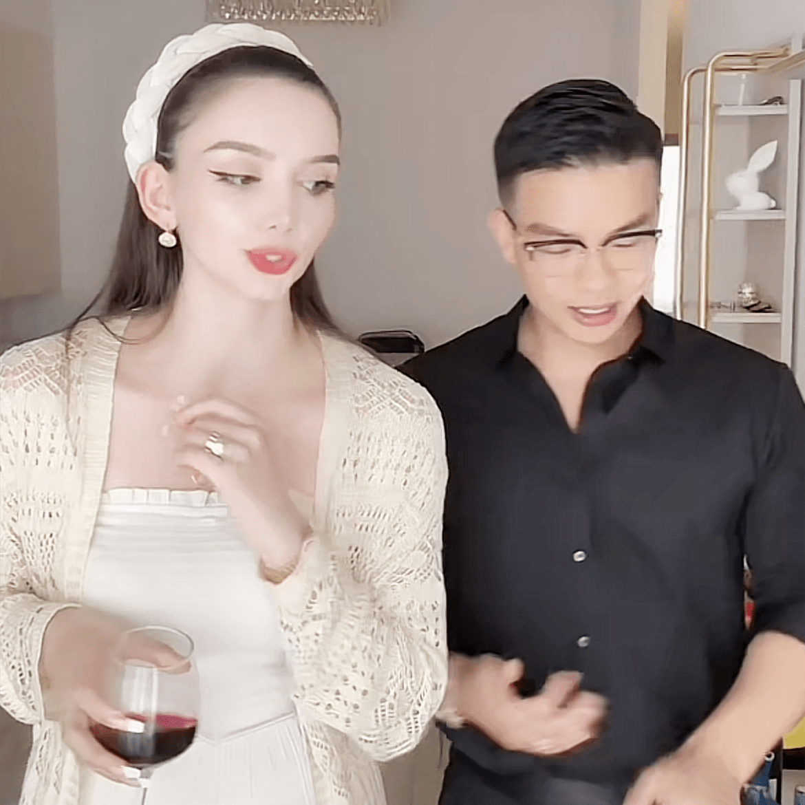 也就是从那个时候开始,粉丝才确信梦露已经怀孕,之所以没有即刻公开