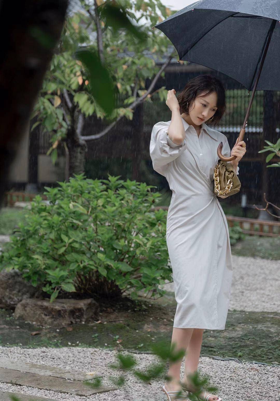 高级灰色系怎么穿最好看,当属是练束梅穿搭,一学就会_衬衫_一身_入手