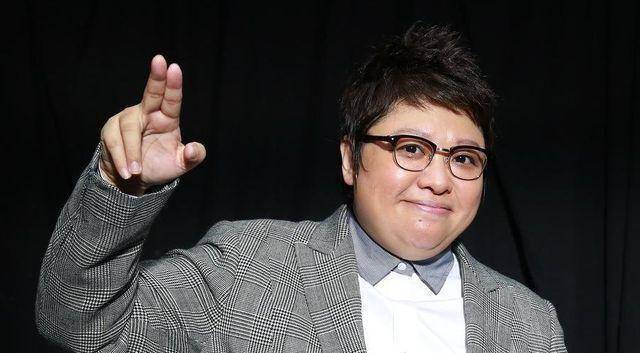 韩红48岁至今依旧单身,为怀念奶奶,坚持公益20年_因为_个人_外婆