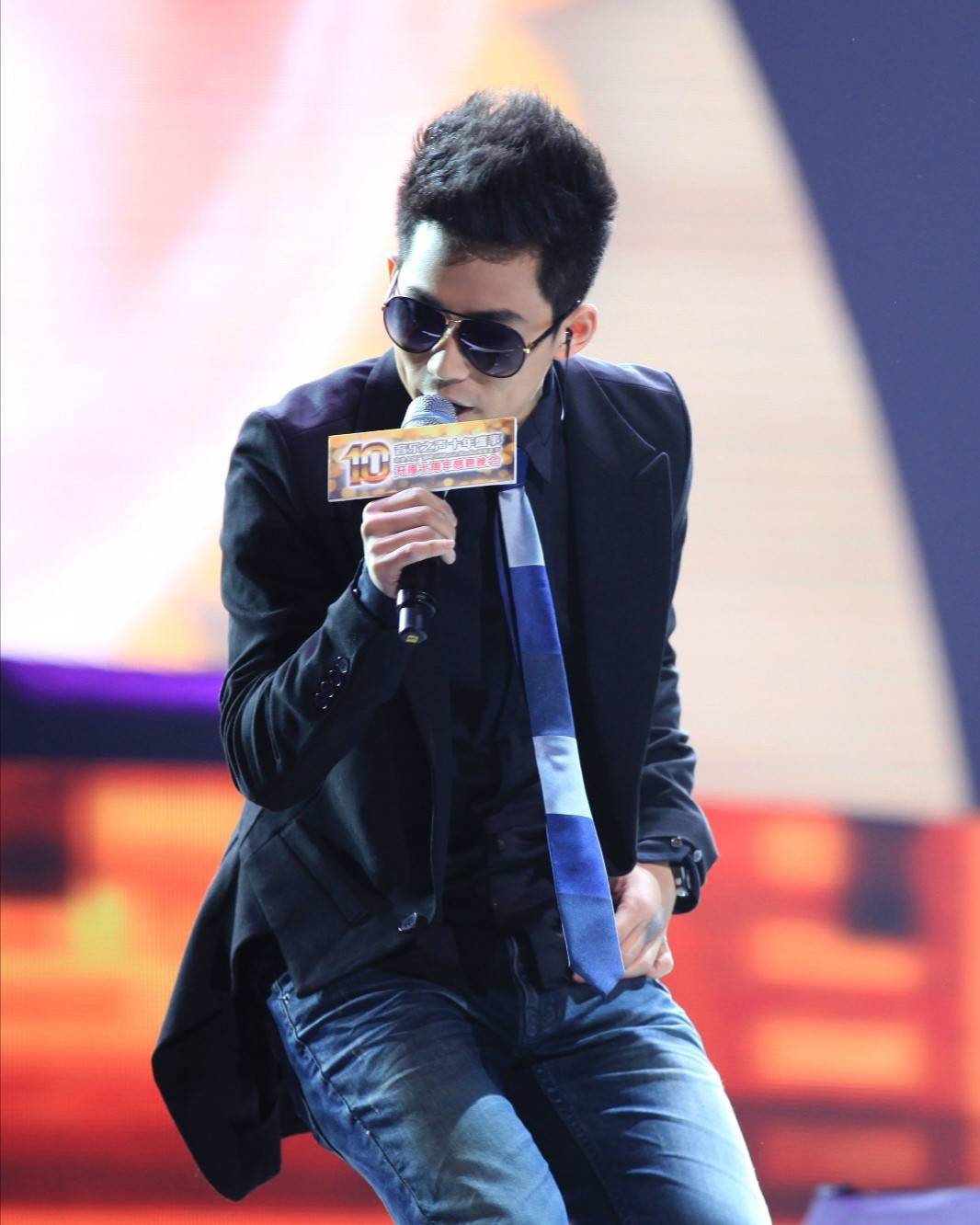 本人回应确实没有新朋友,却曾被曝与兄弟打架_苏醒_网友_事业