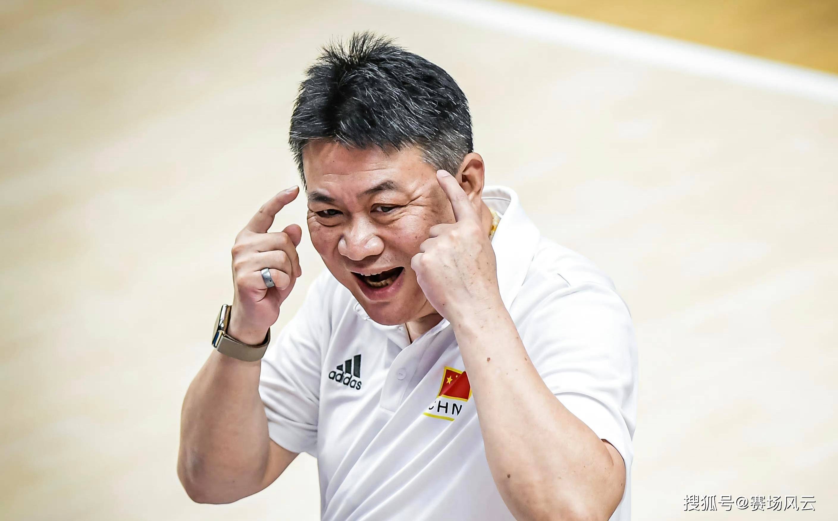 蔡斌最新采访又遭讽刺!