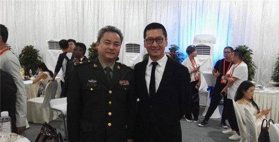 周杰晒和张铁林合影遭讽物以类聚:说谎的不是林心如_网友_男人_关系