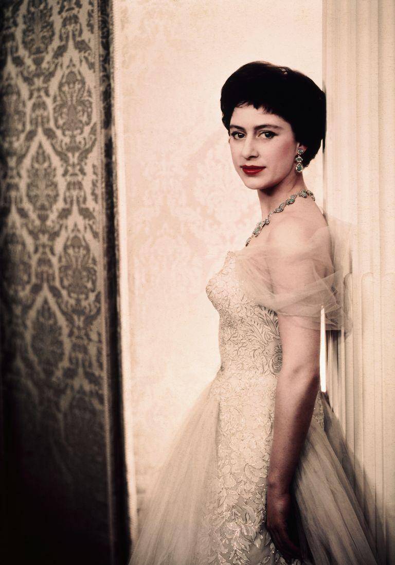 "温莎六美"之玛格丽特公主:曾比赫本美,一天60支烟毁了后半生_英国