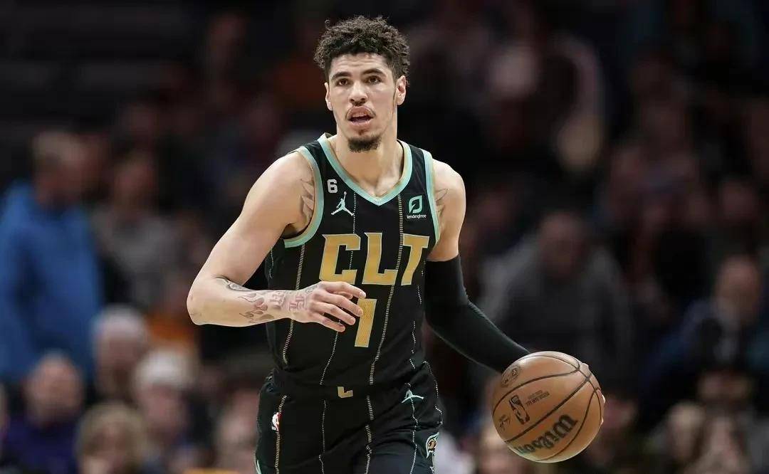 美媒:拉梅洛拿的钱是乔丹15年球员生涯的3倍_合同的_鲍尔_黄蜂队