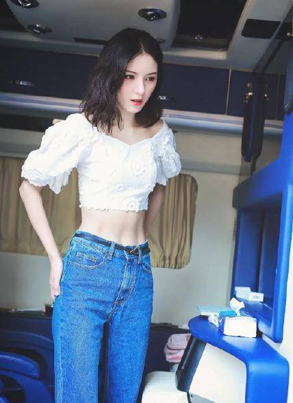 多大,她在感情上都断的很干净,也不会抱怨什么其实张予曦长相可比大