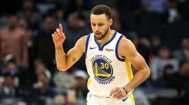 勇士不敌独行侠,库里57分虽败犹荣,放开抡他是历史第一三分王_生涯