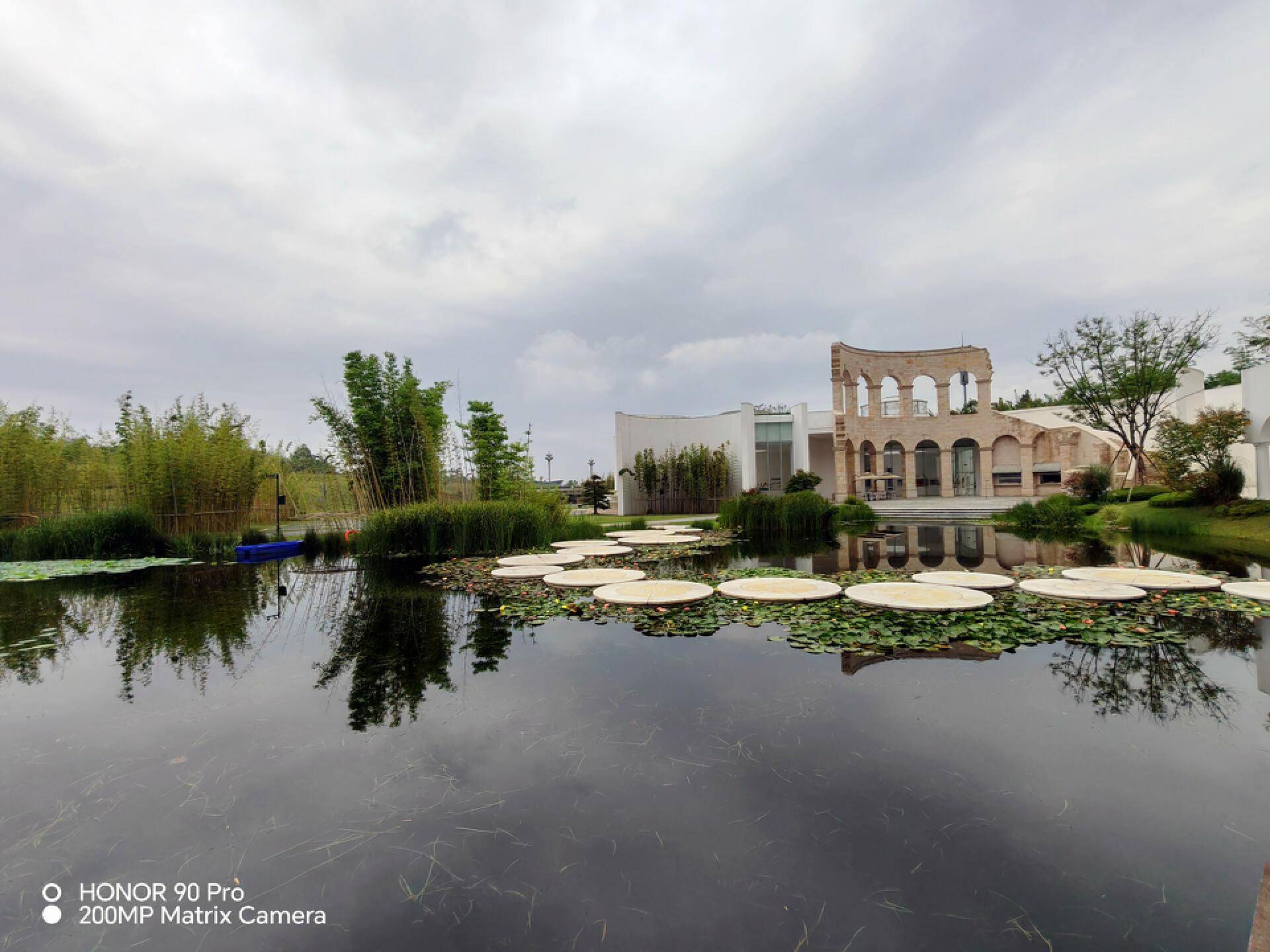 荣耀90pro:2亿像素加持,这可能是同价位拍照最好的旗舰手机_照片_相机