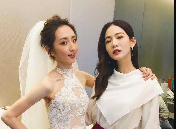 根据当天的娱乐新闻推算,貌似曾之乔是和王子,李国毅一起参加完一个