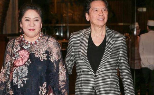 向华强前妻丁佩,究竟做了什么?能让向太陈岚甘愿供养她40年!