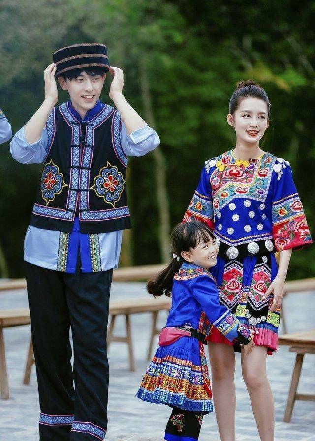 这俩人从没演过情侣,但观众都喊她们在一起_李沁_邓伦_话说