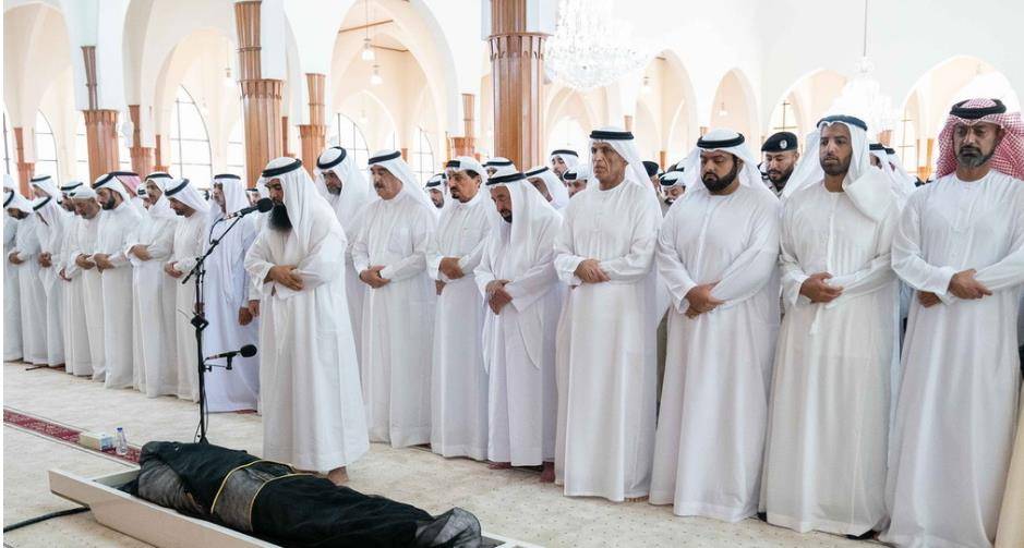 哈立德:14岁去英国留学,沉迷酒色嗑药上瘾,39岁猝死_穆罕默德_派对