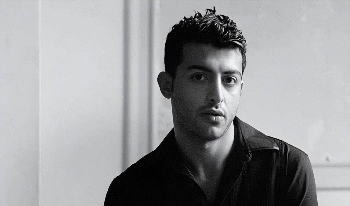 哈立德:14岁去英国留学,沉迷酒色嗑药上瘾,39岁猝死_穆罕默德_派对