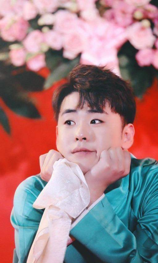 张云雷的成名路,充满荆棘,不是谁都能复制的(一)_因为_姐姐_相声