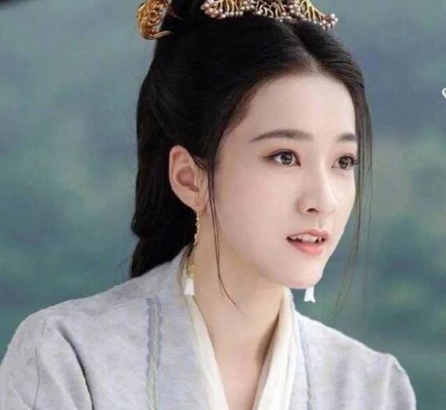 《泡沫之夏》尹夏沫《神雕侠侣》的郭襄《山河恋》里的董鄂宛宁,小编