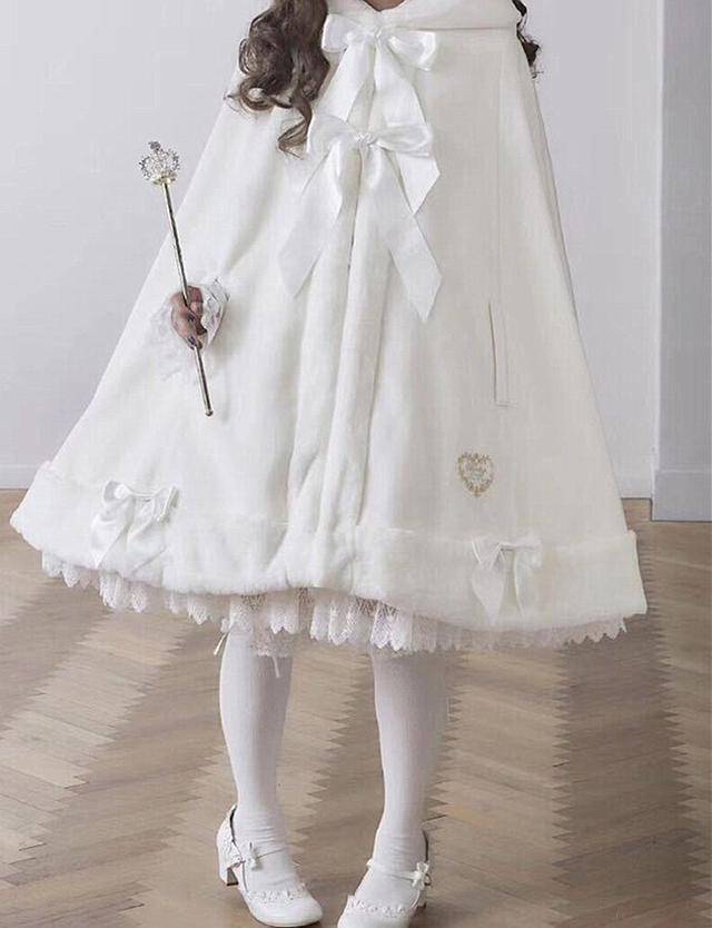 直男眼中最丑的几种"洛丽塔"穿搭,第二种现在还很流行_斗篷_裙子_穿着