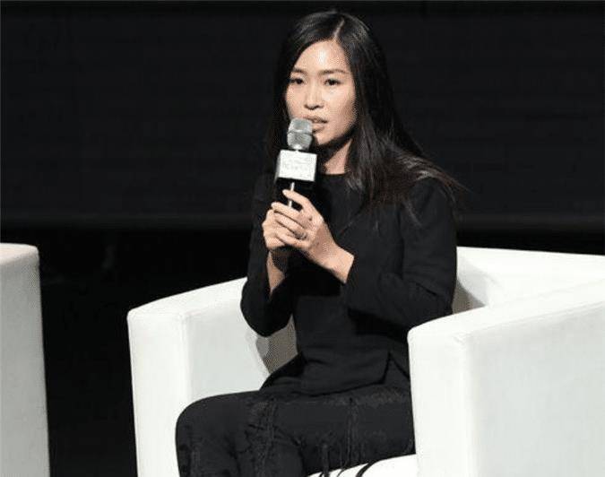 张艺谋女儿张末:女承父业续写电影梦,一婚嫁老外惨遭家暴_父亲_托维