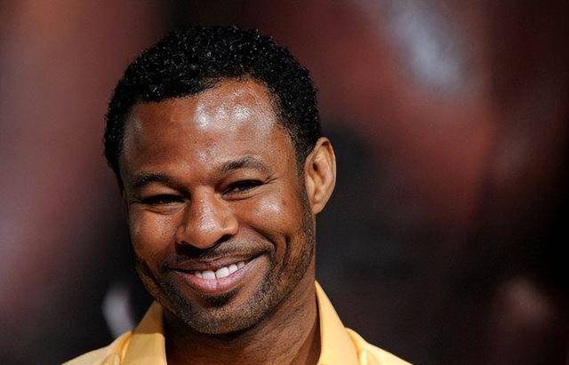 2002年美国拳王迎娶韩国粉丝:千万资产被挥霍,冠军腰带被偷卖_莫斯利_