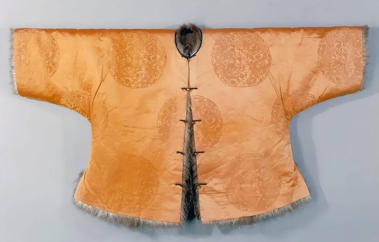 清朝的"御赐黄马褂"到底有什么作用,穿上它真能"免刑免死"吗_清代