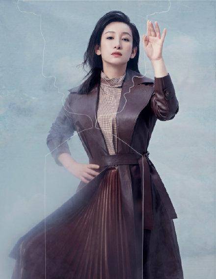 40岁秦海璐体态真好,穿旗袍还原"盘发"太惊艳,窈窕有韵味_身材_气质