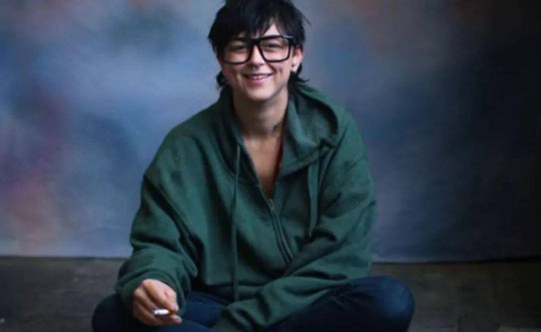 原创
            【白夜谈】瘾君子琳的故事（瘾君子 dzknow）