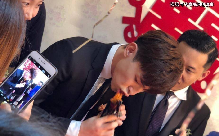 "伴郎专业户"邓伦,又双叒叕当伴郎了,网友:主业伴郎副业明星_因为