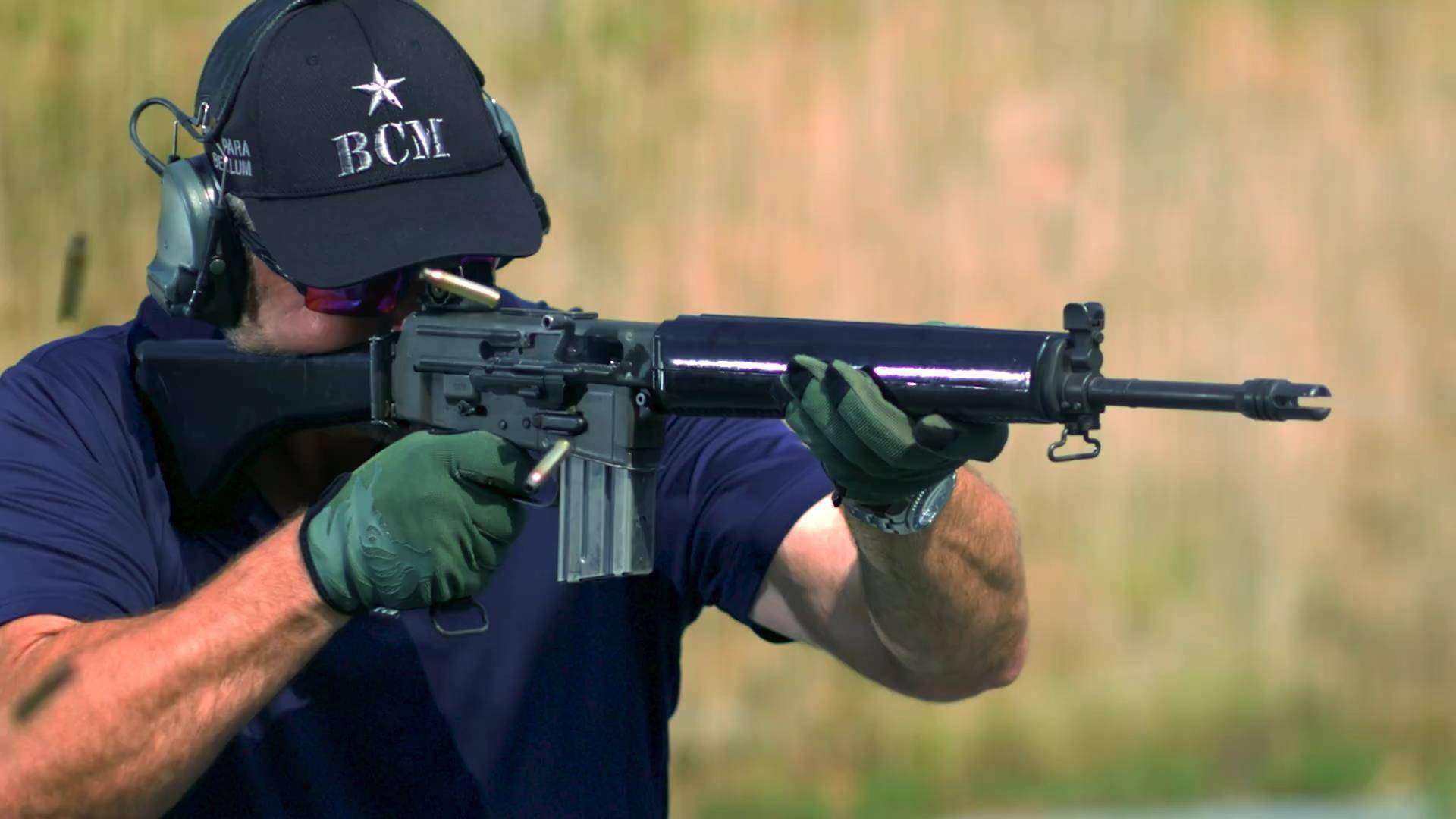 以出色的可靠性广受赞誉 以创新的设计而闻名_射击_系统_式步枪