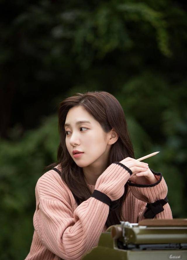 aoa申智珉狡辩无效后承认霸凌,现在其又变卦,将霸凌说成是失职_权珉娥