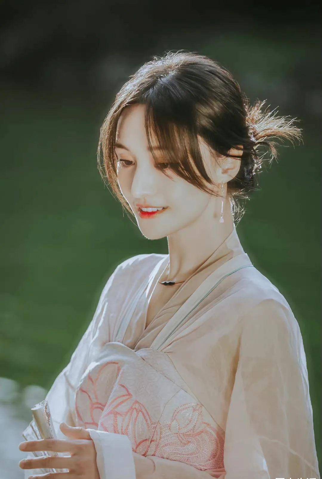 倪妮对于男演员很挑,她其实也不是要求高,是怕搭档压不住她的气势?