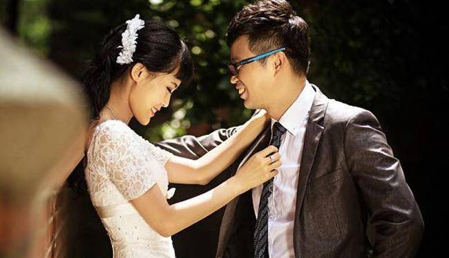 老实人王迅:抛弃糟糠之妻魏臻,娶小18岁娇妻,他现状如何_手机搜狐网