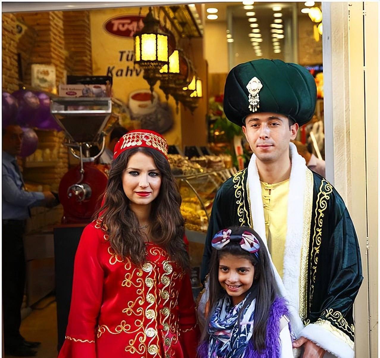 土耳其传统服饰的辉煌与国际时尚界的关注