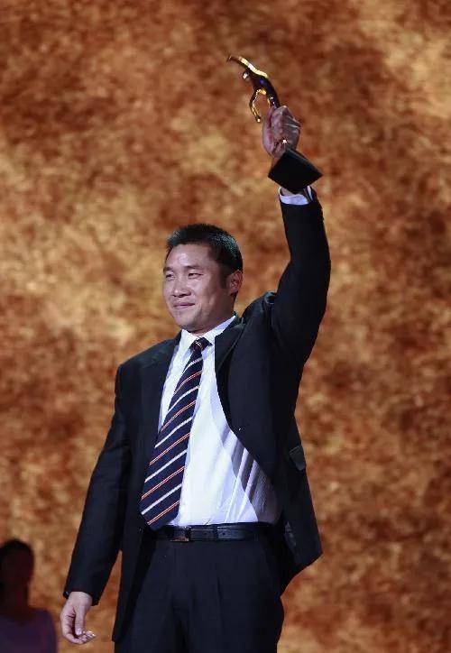 奥运冠军孟关良退役后任副市长,官至厅级,女子表示半年不回家_皮划艇