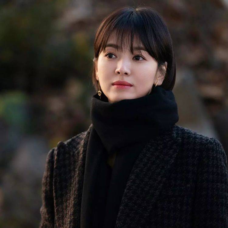 宋慧乔5月26日晒照变化太大!