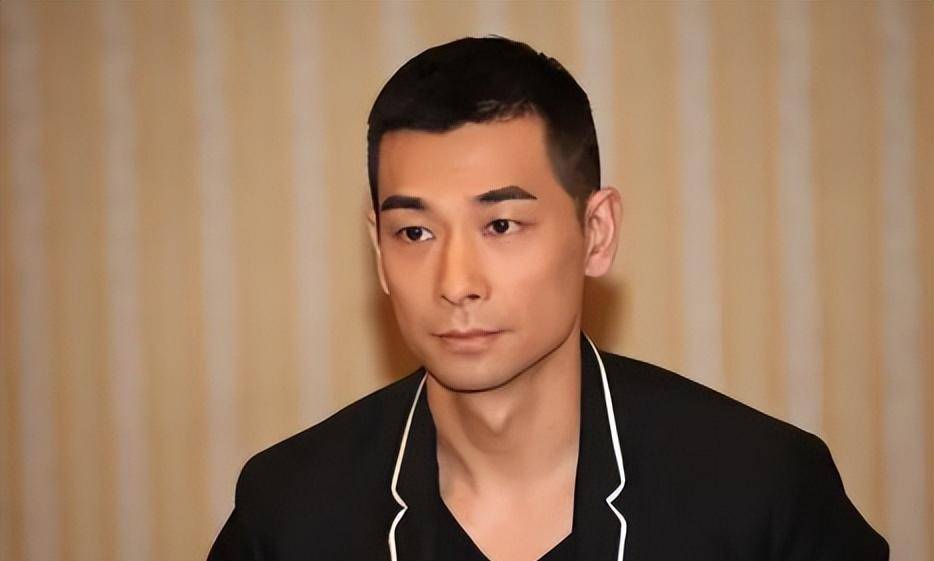 事实证明,"消失"了9年的赵文卓,已经走上了另一条"不归路"_女儿_人民