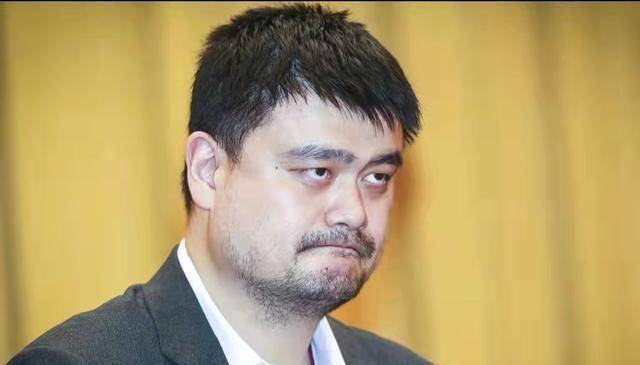 除夕前一天,cba开出重磅罚单,苏群说了句公道话,姚明备受质疑_廖三宁