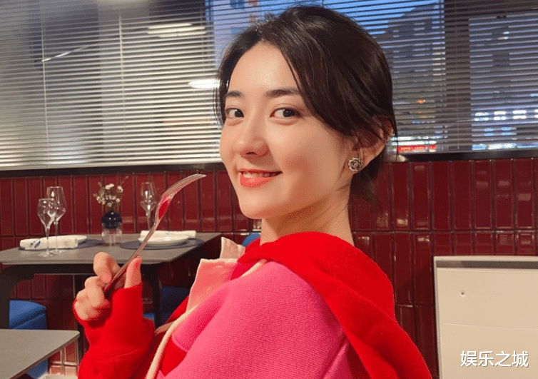 又一女星宣布分手,去年已与男方结束恋爱_梁洁_蒲巴甲_消息