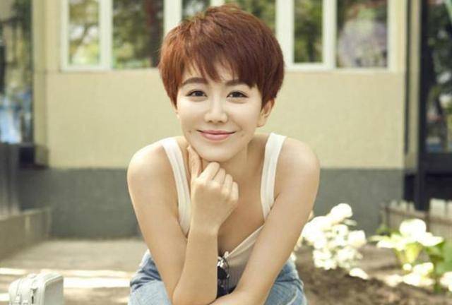 姜妍是宋丹丹干女儿,更是有潜质大红的美女演员_专业_样貌_品质