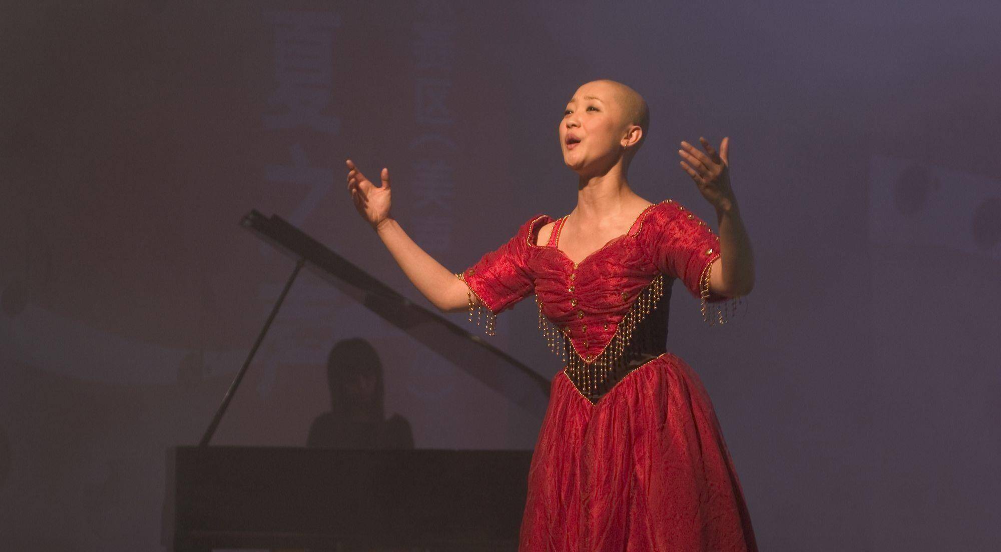 但她贡献的《立春》却分外迷人_王彩玲_黄四宝_小城