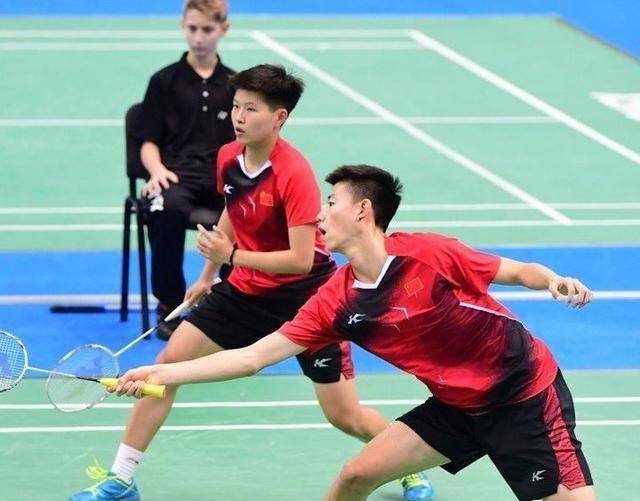 高雨涵(新加坡)混双蒋振邦/李怡婧21-1321-6朴升民/郑达妍(韩国)混双