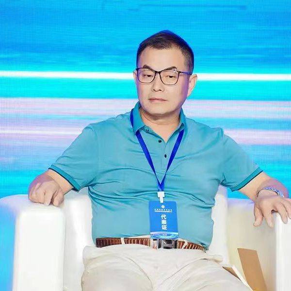 优秀科技成果项目路演2由三台县委常委,县政府副县长陈玉芳主持,河北