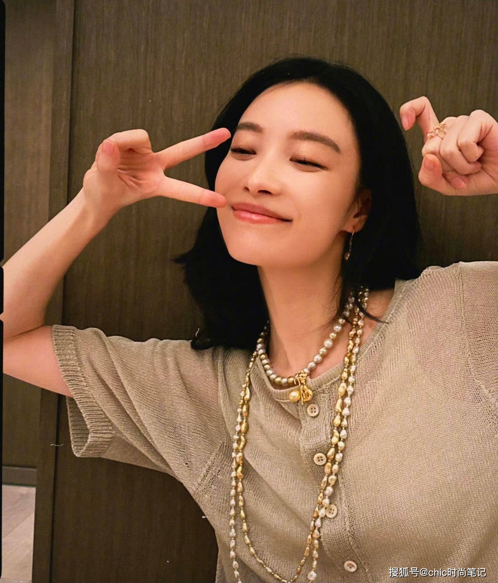 《消失的她》票房破三十亿,倪妮私服的超赞配饰,泰裤辣_珍珠_衬衫