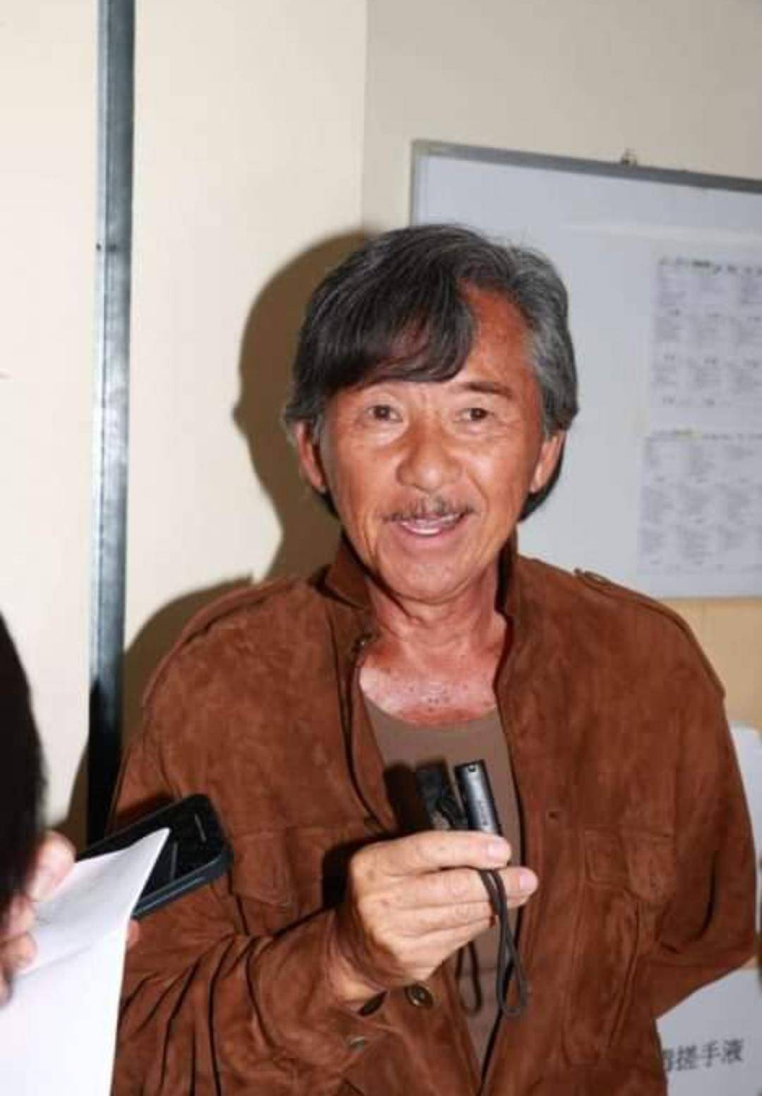 赞tvb新人唱功好,不知mirror向他致敬,林子祥遭讽过气_姜涛_viutv