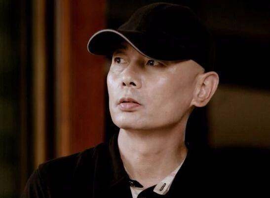 葛优戳穿工作人员假动作,冯巩让保安留步,老艺术家都太真实了_活动