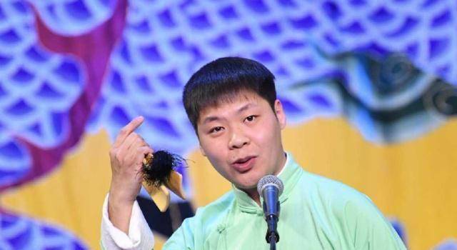 德云社总教习是他义父,说相声是副业_岳云鹏_梁鹤坤_史爱东