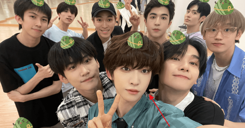 还有人吐槽这个团队塑料姐妹花,刘宇发团体照就p自己,队友粉丝看到了