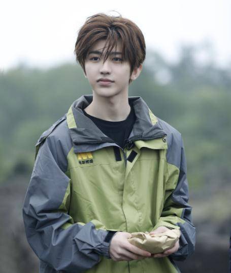 1997年出生的刘昊然,时至今日也才刚满21岁,在21岁时就取得如此骄人的