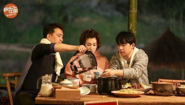 刘宪华这下太失态了,还当着潘粤明李小冉的面!_黄磊_彭昱_张绍