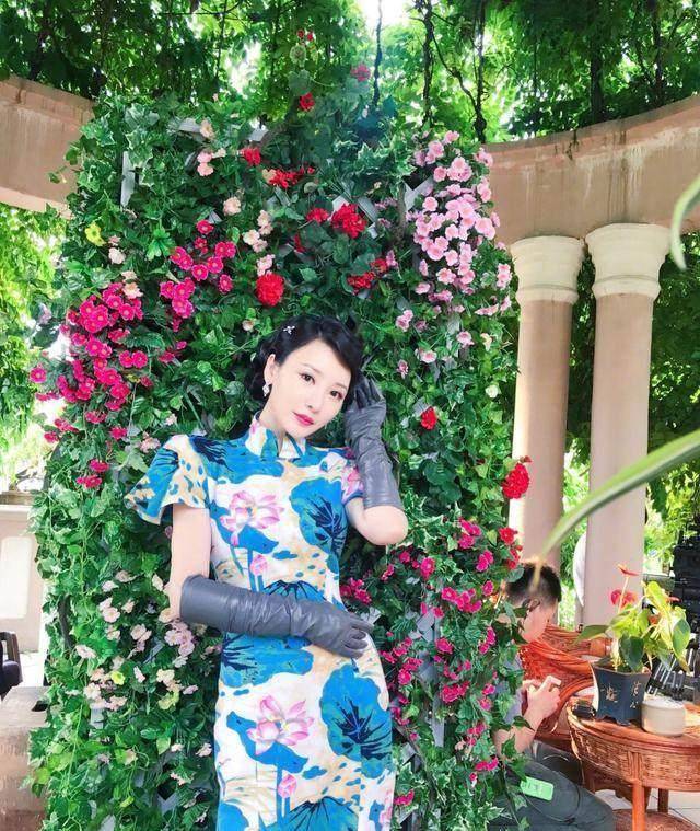 柳岩穿旗袍真好看,以前咋没发现,这身材凹凸有致让人羡慕_魅力_设计