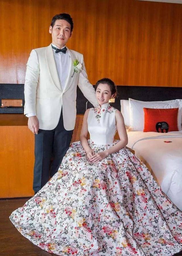 港圈的青眼,还凭借父亲曾是消防员拿下顶级资源_朱亚文_刘青云_黄教主