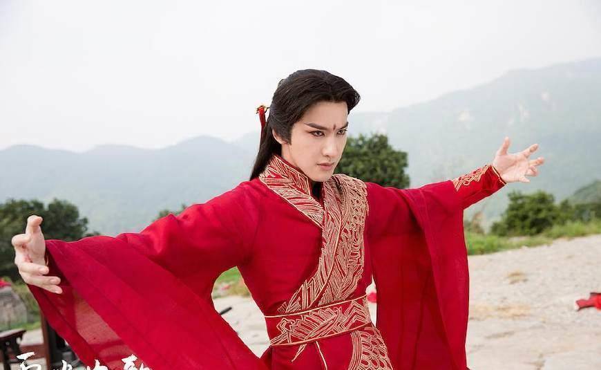 杨洋,江疏影,杨廷东,孙宁……兴欣战队成员都是什么来头?